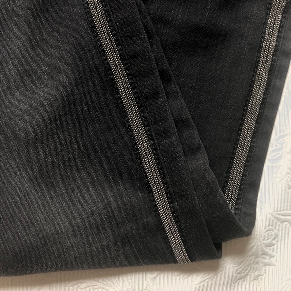 Levi’s 721 High Rise Skinny Black Jeans - Picture 7 of 8